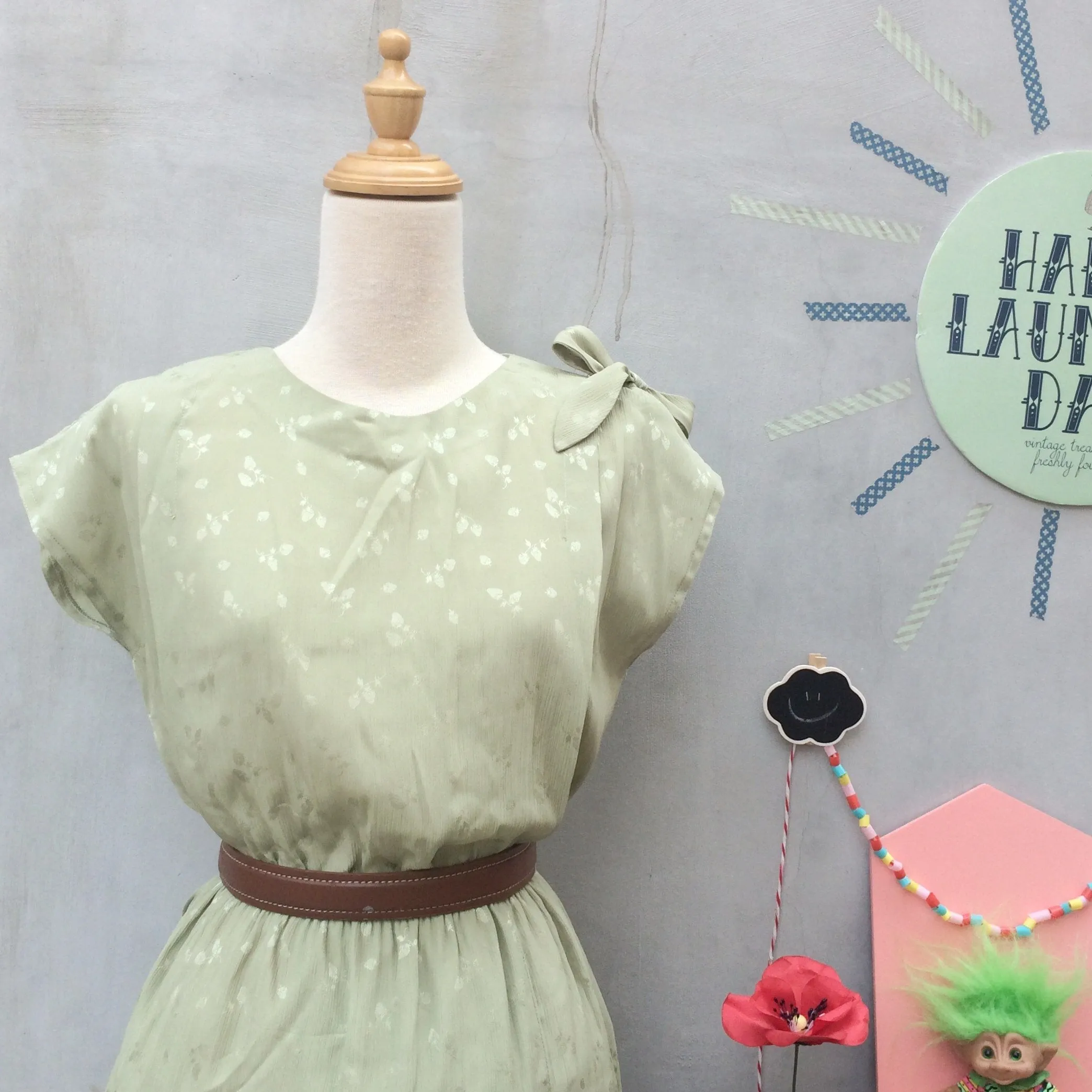 Green Strawberries | Vintage 1950s 1960s hidden Strawberry print Pastel Green Dress with Ribbon