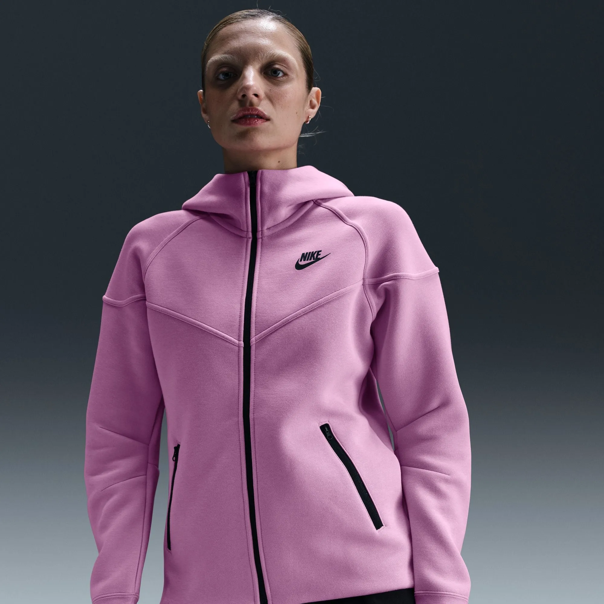 Nike - W Sportswear Tech Fleece Windrunner ~ Beyond Pink